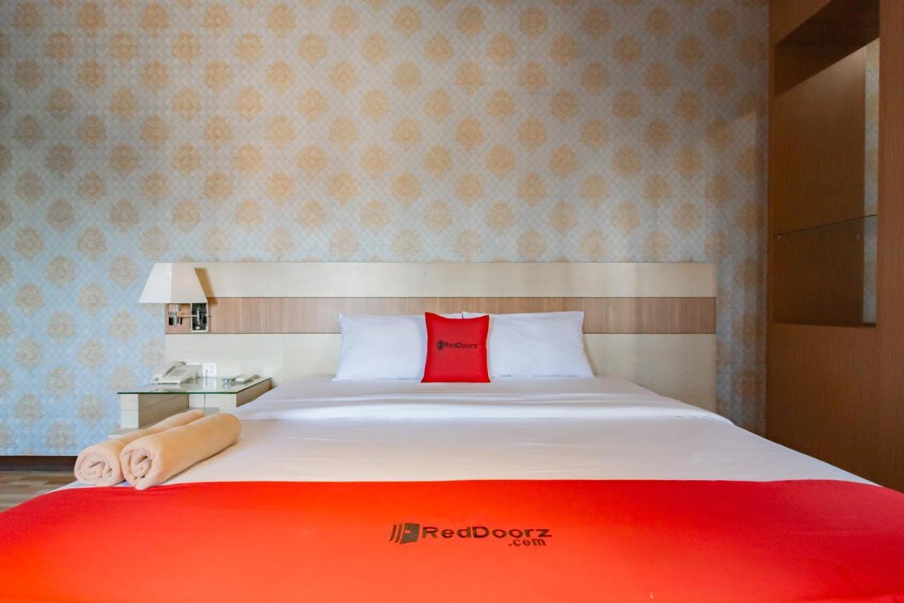 Hotel Reddoorz Premium Near Bandung Station Esterno foto