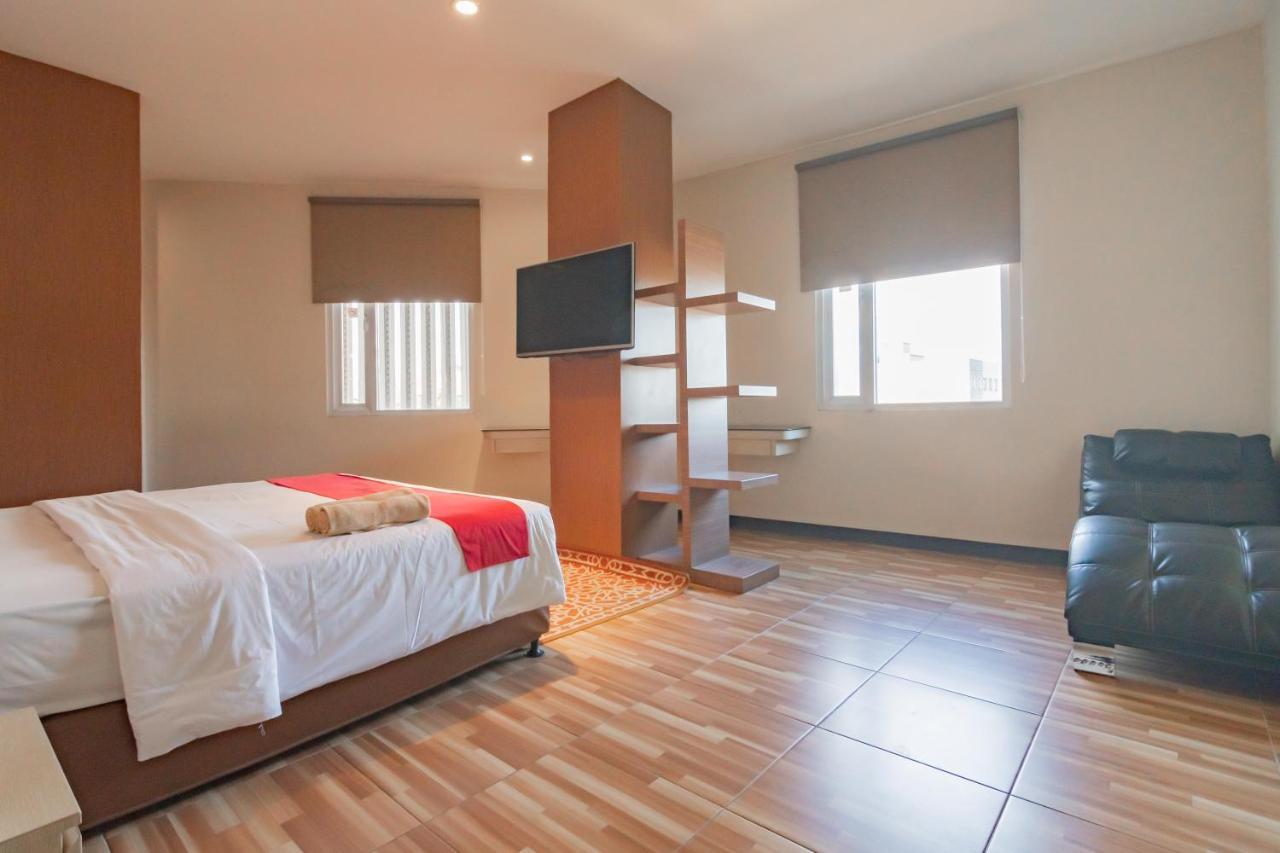 Hotel Reddoorz Premium Near Bandung Station Esterno foto