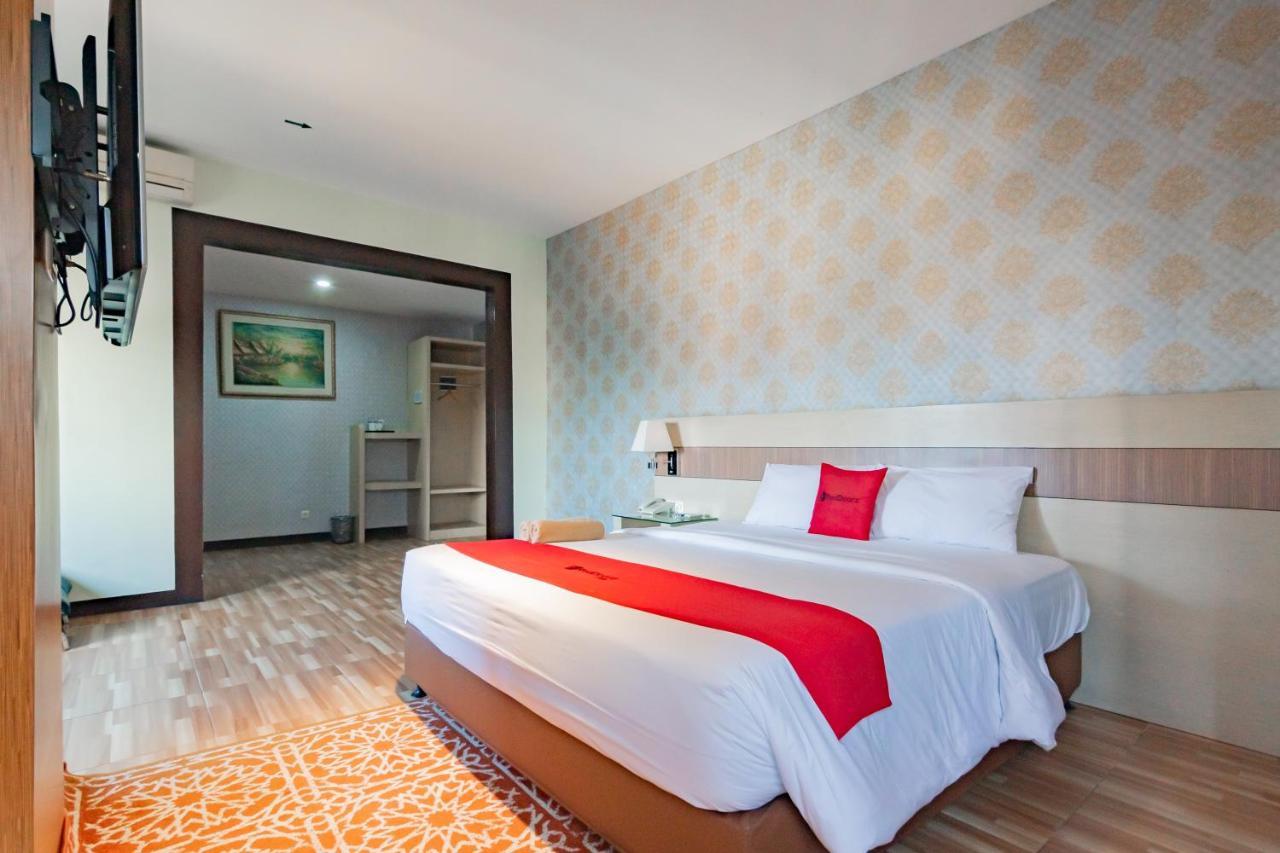 Hotel Reddoorz Premium Near Bandung Station Esterno foto