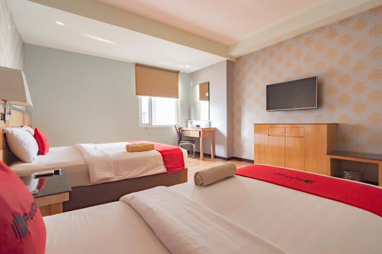 Hotel Reddoorz Premium Near Bandung Station Esterno foto